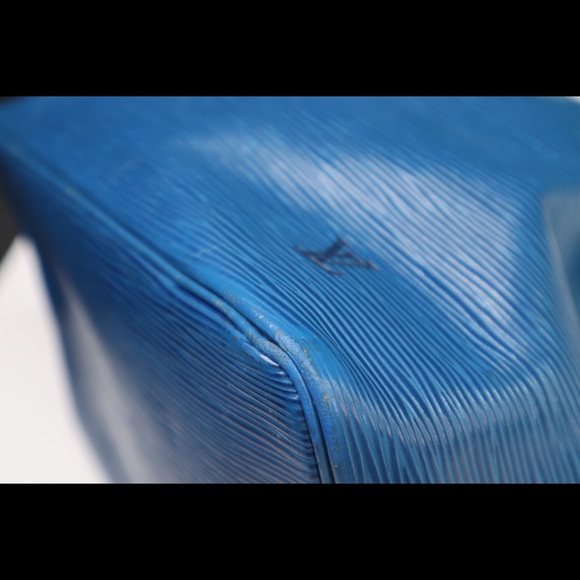 VINTAGE Louis Vuitton Blue Epi Noe PM Hobo Bag - Picture 11 of 16